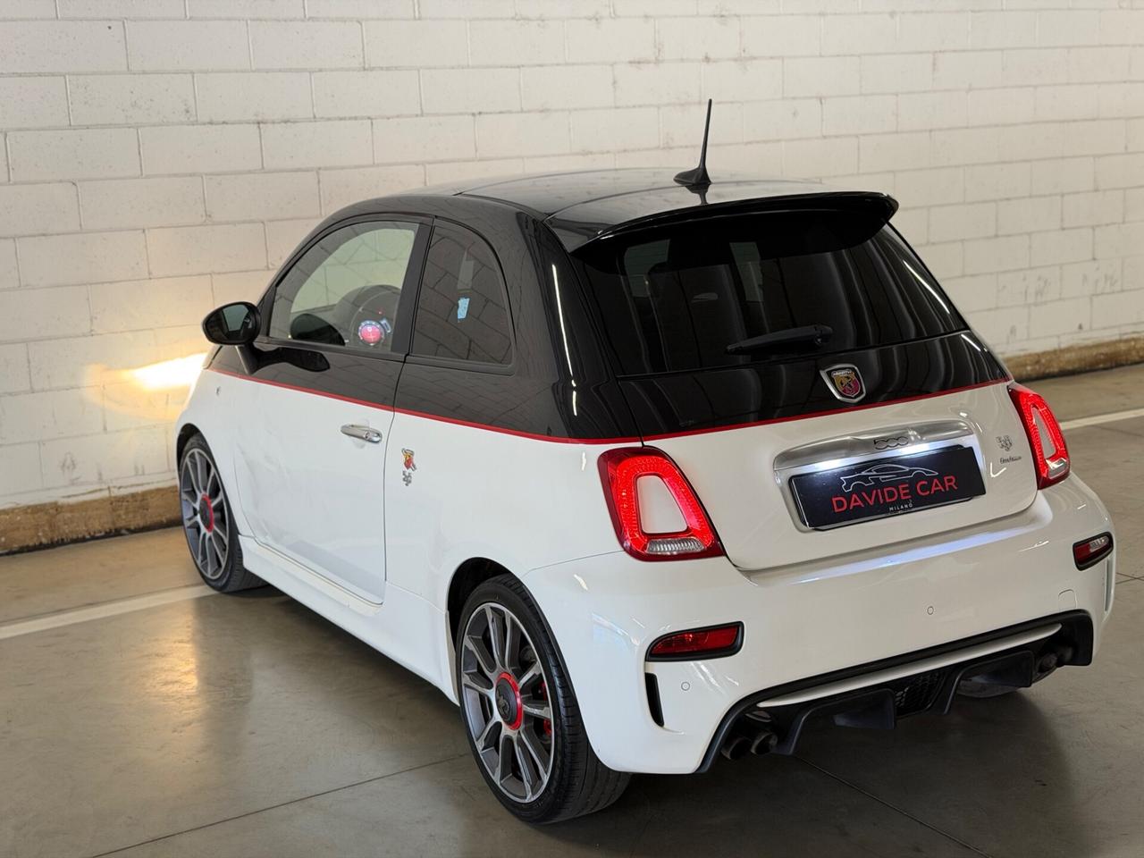 Abarth 595 1.4 Turbo T-Jet 165 CV Scorpioneoro