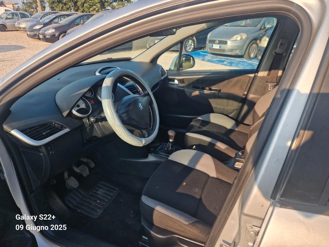 Peugeot 207 1.4 8V 75CV 5p. ONE Line