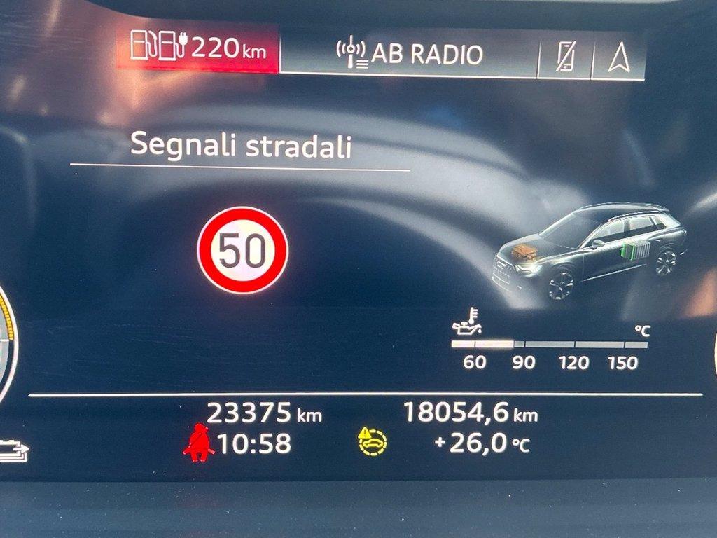 AUDI Q3 45 1.4 tfsi e identity black s-tronic del 2024