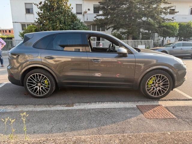 Porsche Cayenne 3.0 V6 E-Hybrid