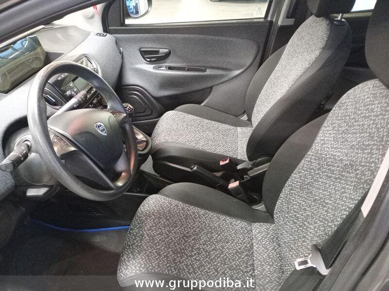 Lancia Ypsilon III 2015 Benzina 0.9 t.air Silver ecochic metano 80cv