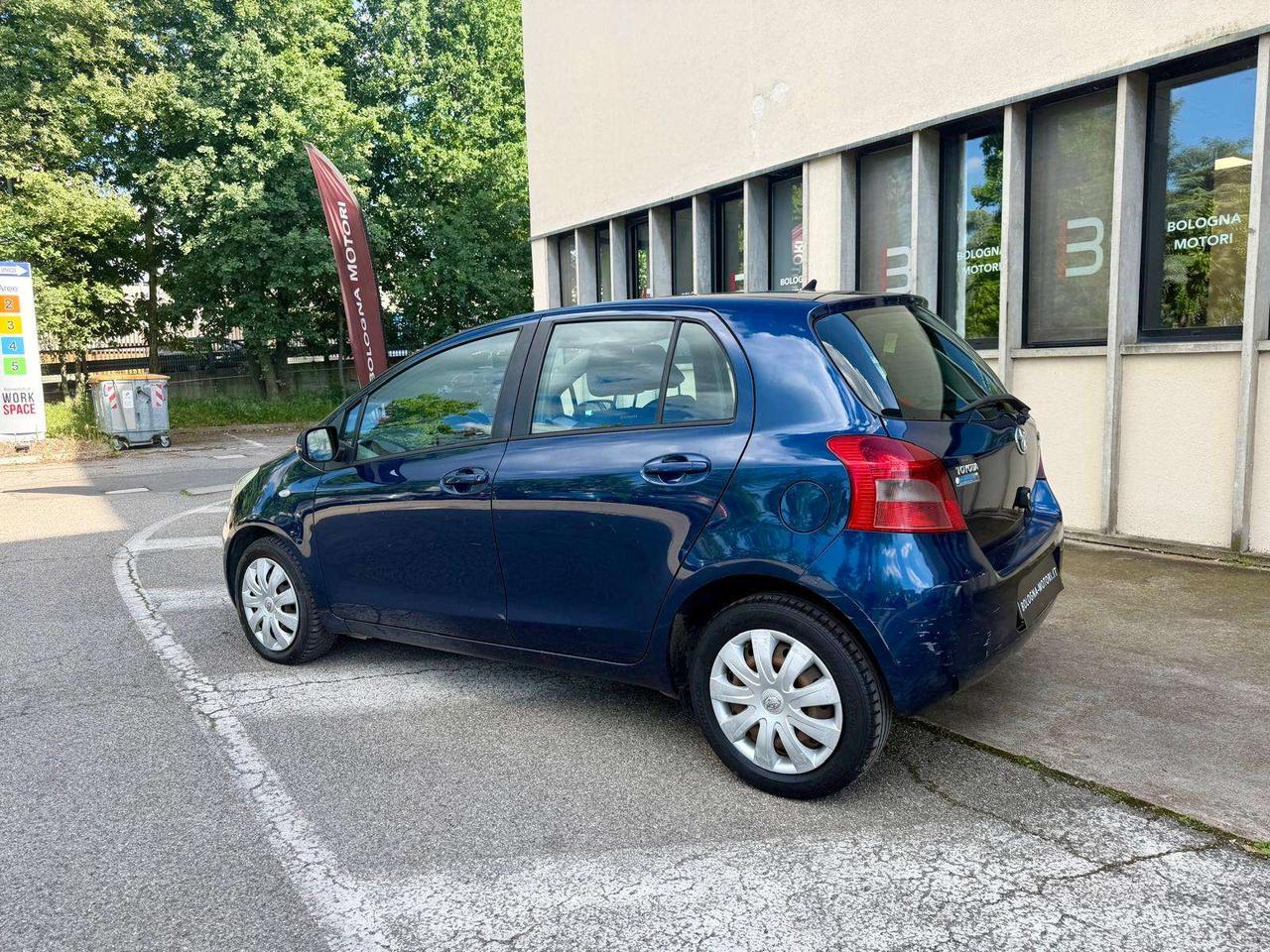 Toyota Yaris BENZINA