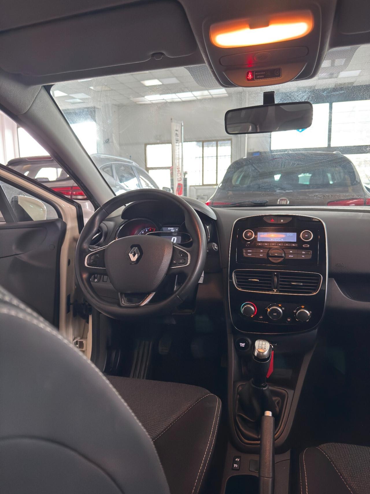 Renault Clio 1.2 75CV benzina 5 porte Life - OK NEOPATENTATI/E!