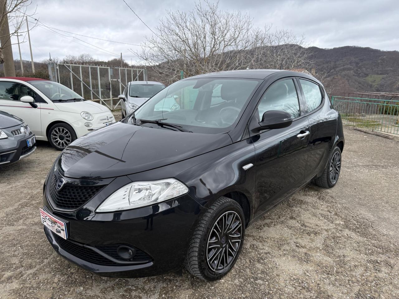 Lancia Ypsilon 1.0 FireFly 5 porte S&S Hybrid Ecochic Gold