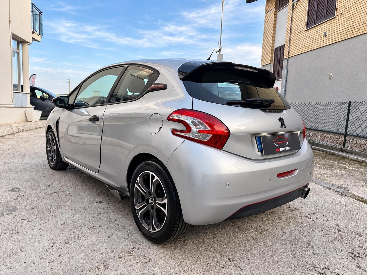 Peugeot 208 1.4 e-HDi 68 CV - CAMBIO AUTOMATICO