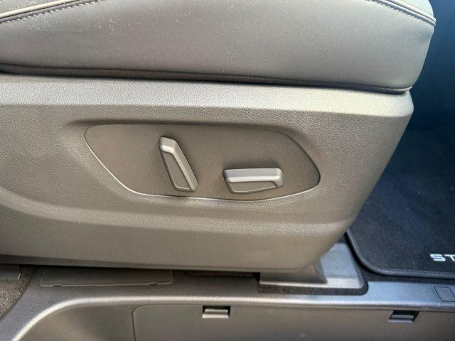 HYUNDAI Staria 1.6 HEV 225CV AT 2WD 7 posti Luxury