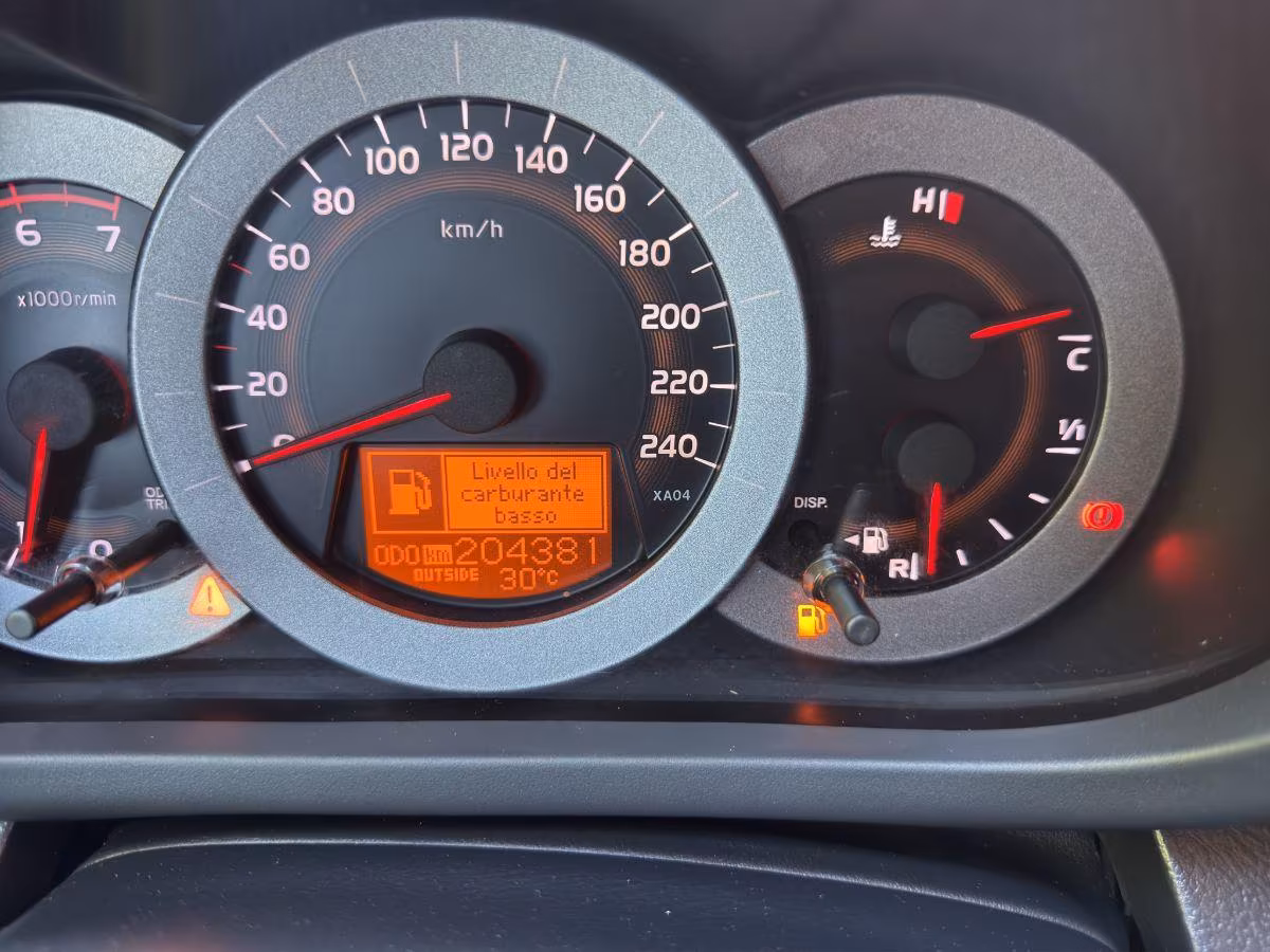 TOYOTA - RAV4 - 2.2 D-Cat 177CV Luxury pelle