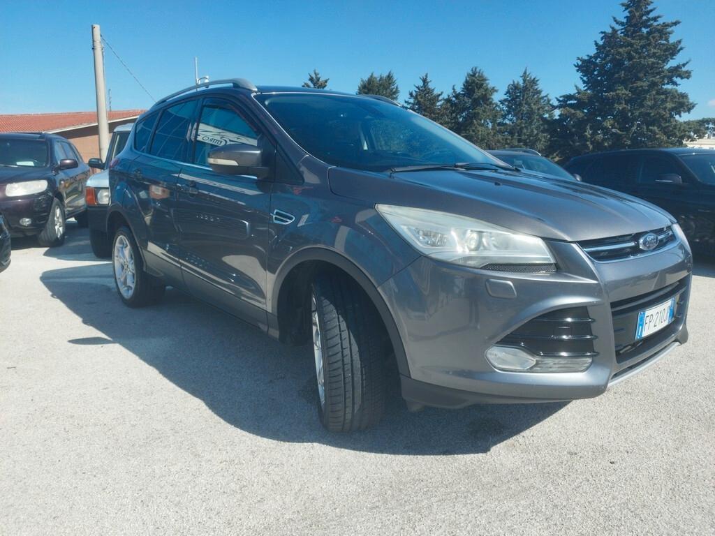 Ford Kuga 2.0 TDCI 163 CV 4WD Powershift Titanium