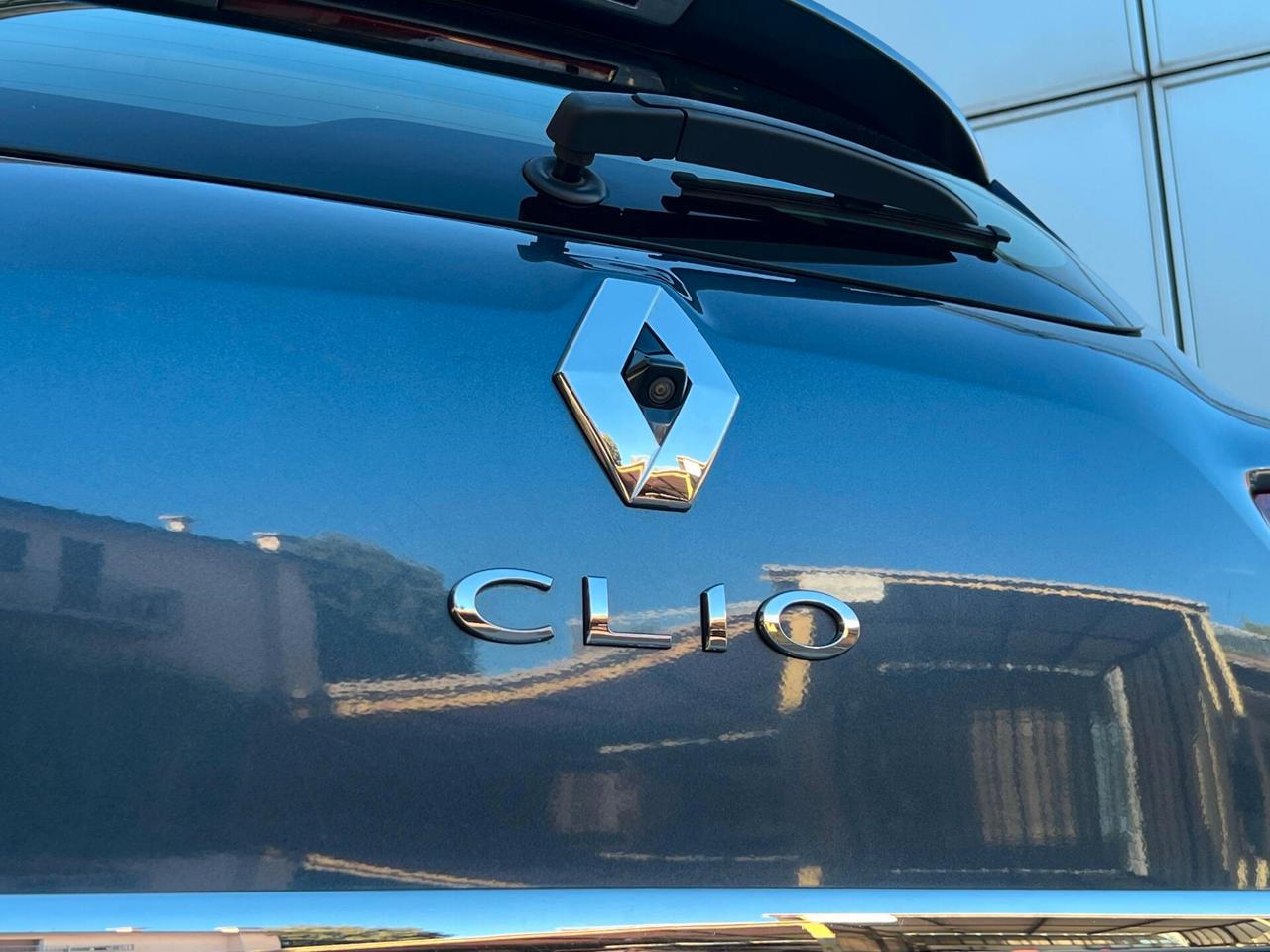 Renault Clio dCi 8V 75 CV 5 porte Moschino Life