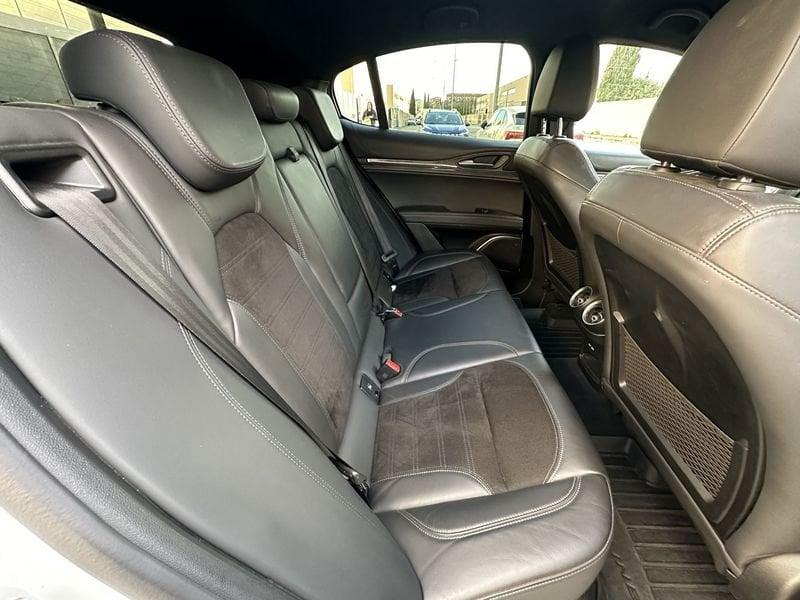 Alfa Romeo Stelvio 2.2 Turbo Q4 Veloce Ti AT8 210cv