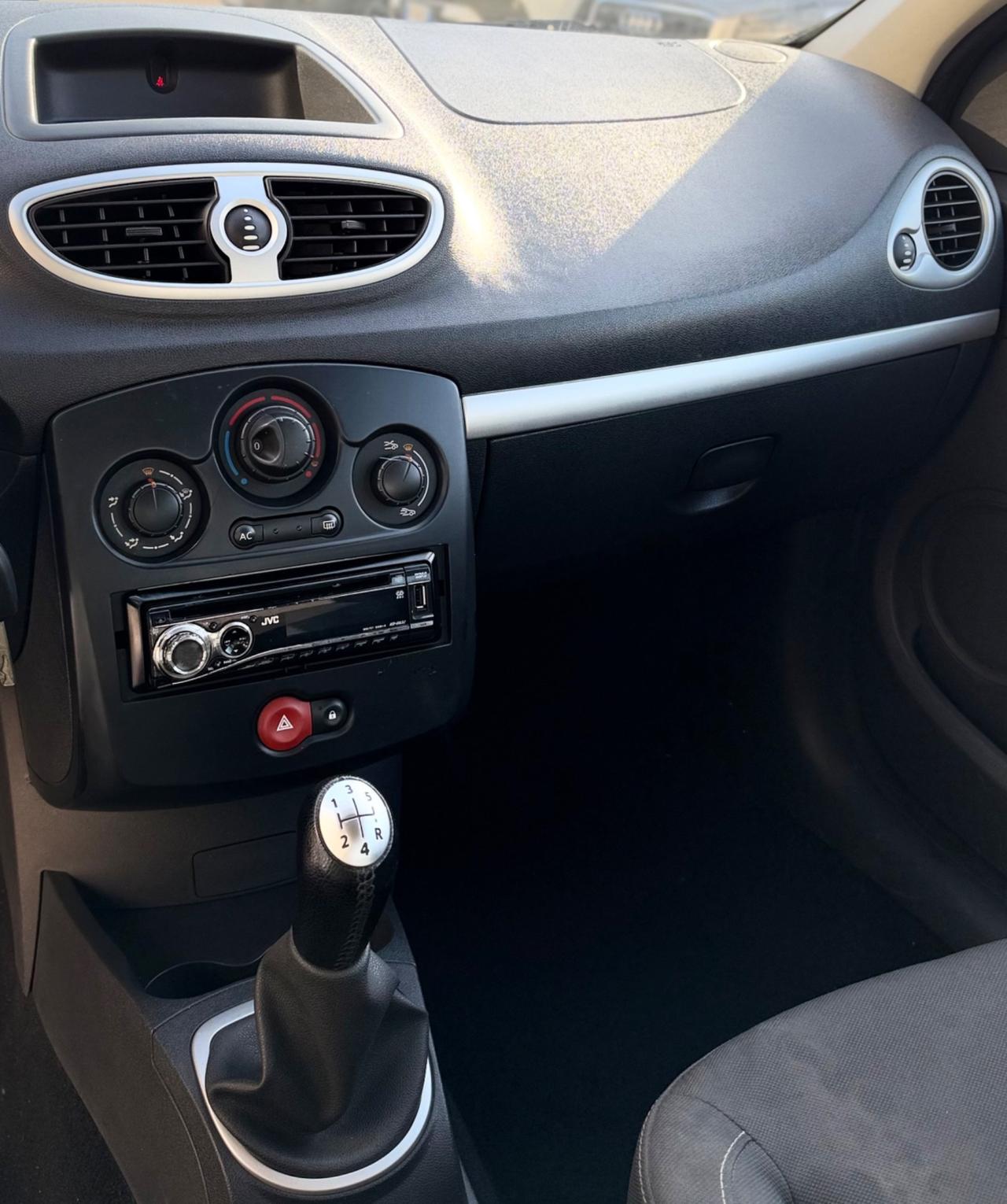 Renault Clio 1.2 Gpl 75 Cv
