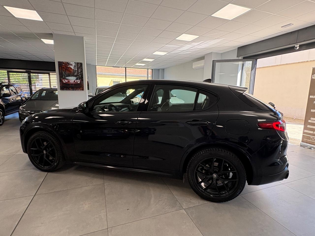 Stelvio Veloce 2.0 280CV 2020 km91000 Total black
