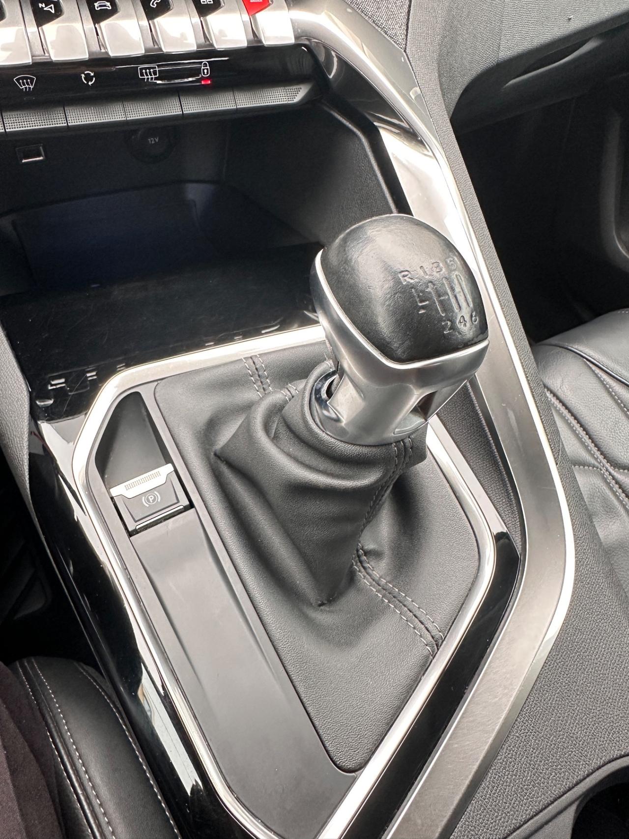 Peugeot 3008 Allure -2020 LED/PELLE/AMBIENT