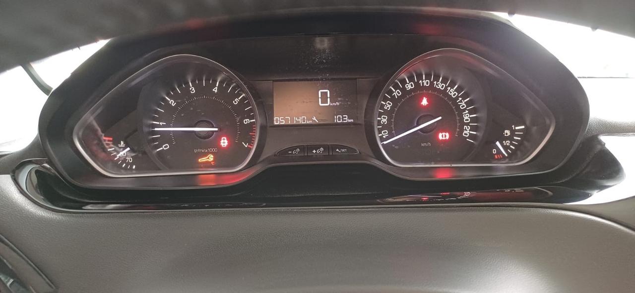 Peugeot 208 PureTech 82 Stop&Start Signature