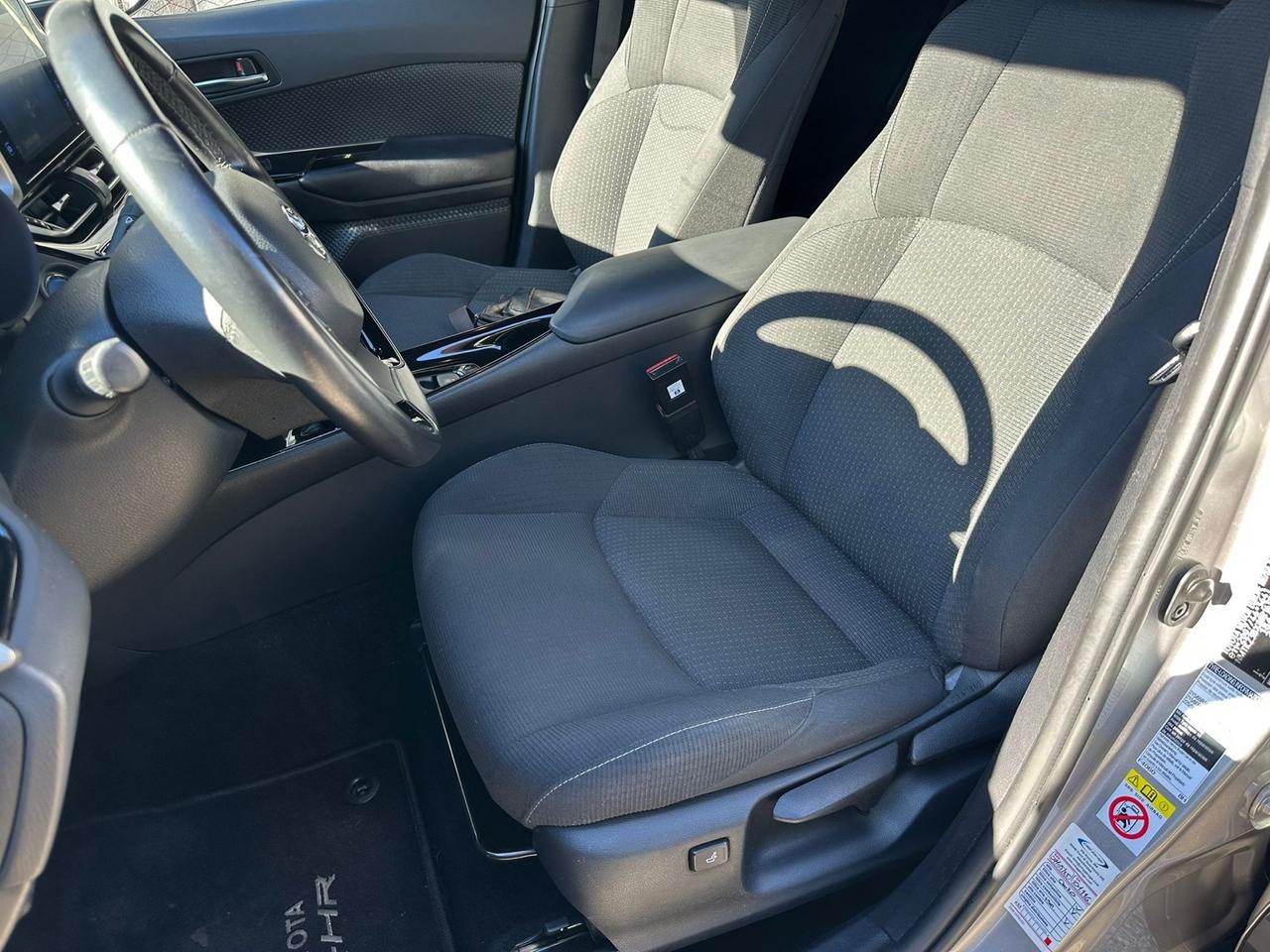 Toyota C-HR 1.8 Hybrid E-CVT Style