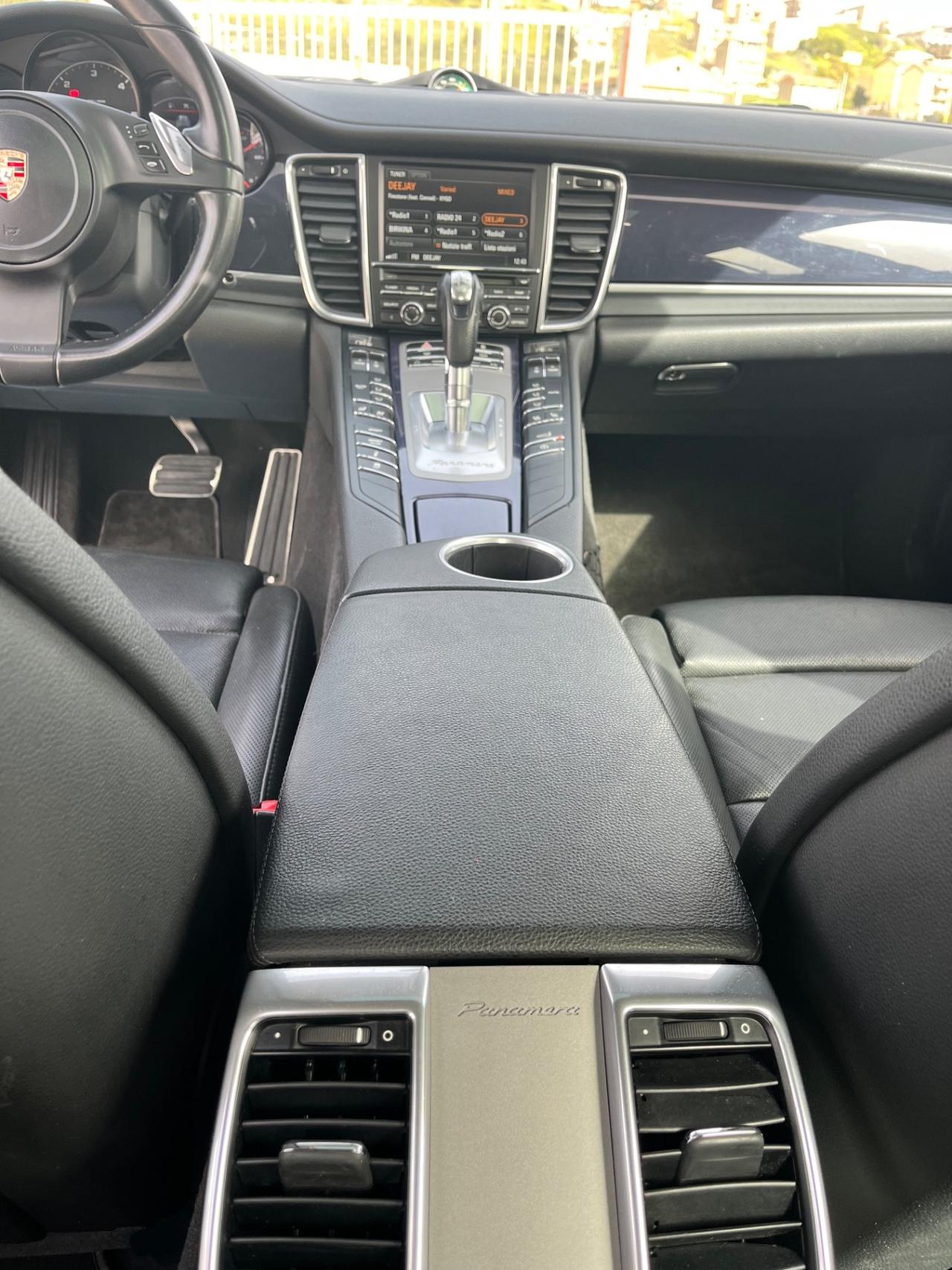 Porsche Panamera tetto apribile