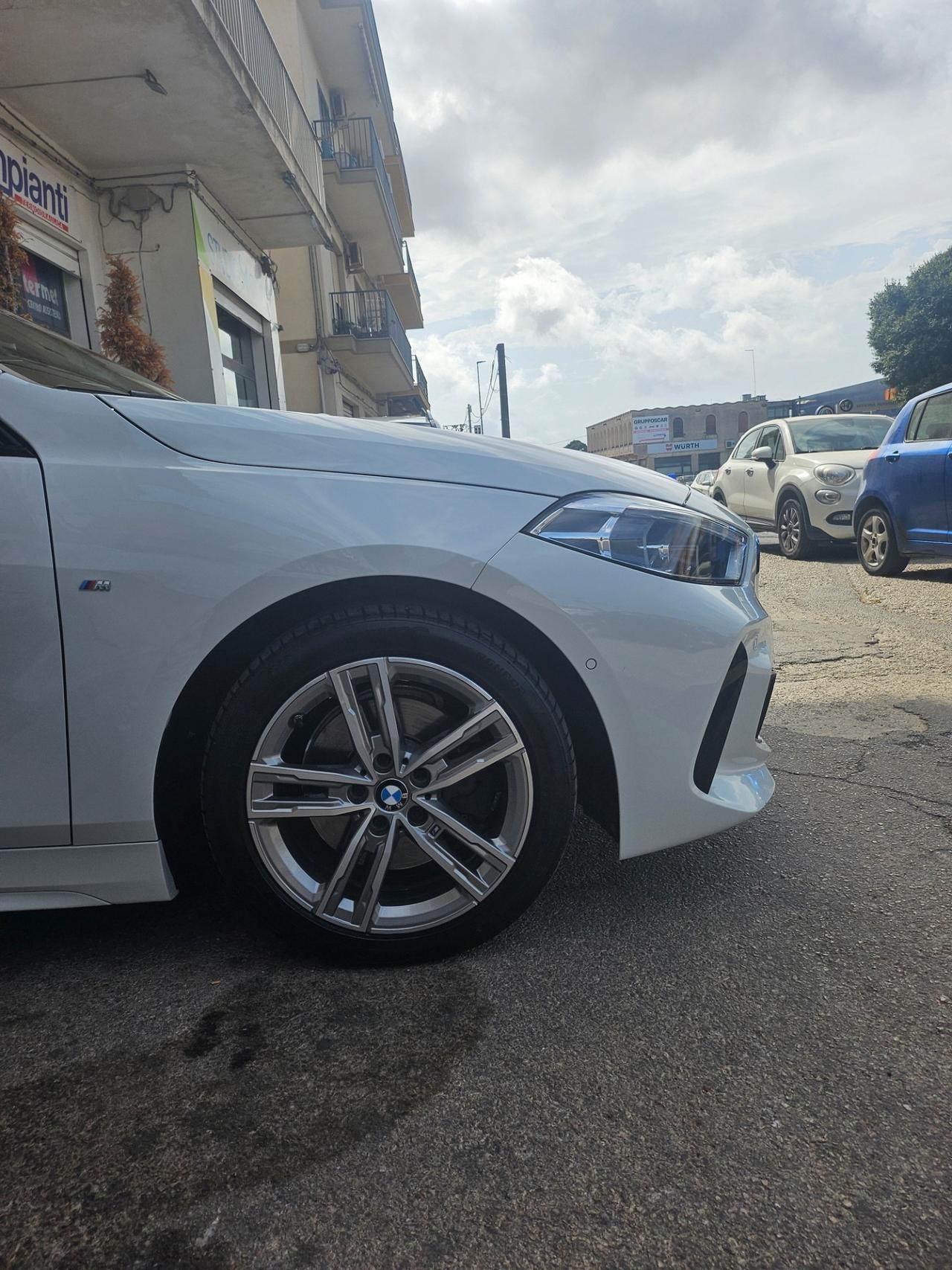 Bmw 118 118d 5p. Msport
