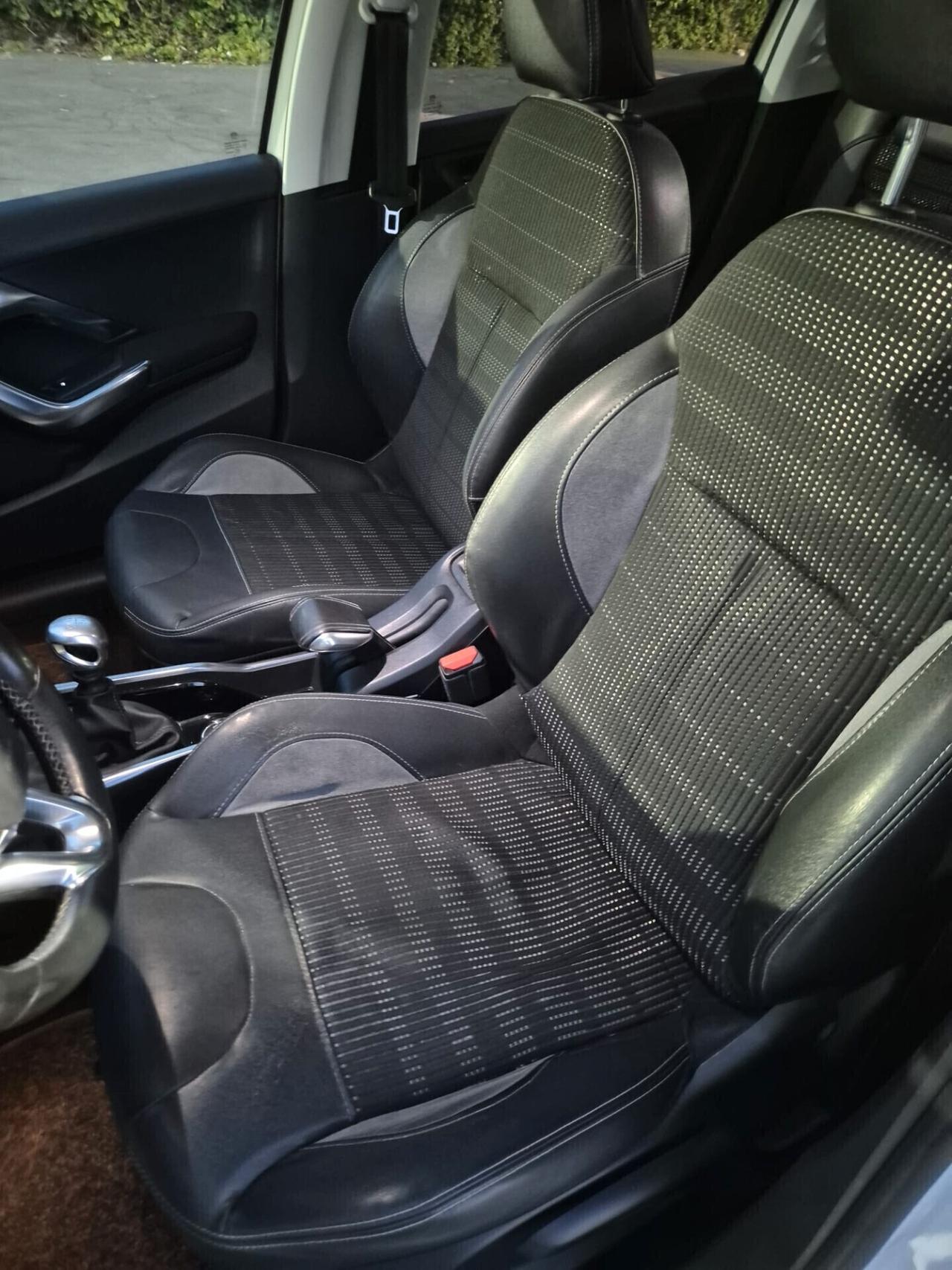 Peugeot 2008 BlueHDi 100 S&S Allure