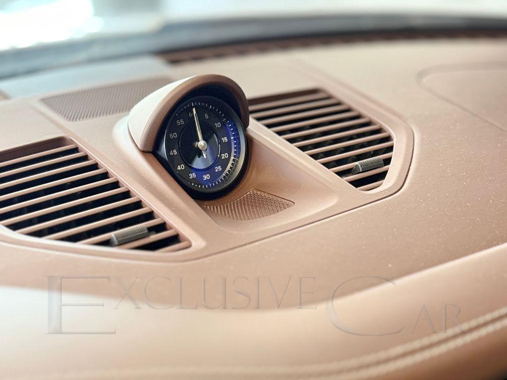 PORSCHE - 992 TARGA ARES DESIGN