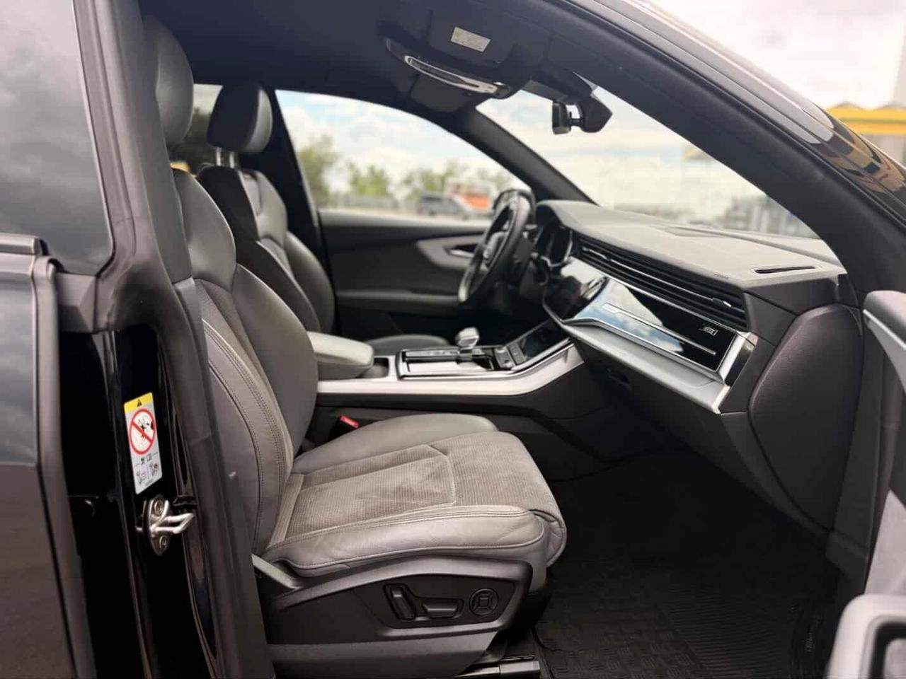 Audi Q8 50 TDI IDENTITY BLACK/23" RSQ8/PELLE/S-LINE