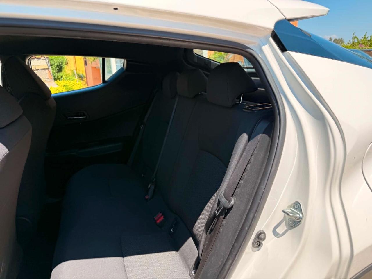 Toyota C-HR 1.8 Benz/Ibrida OK Neopatentato