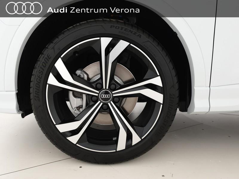 40TDI 193CV quattro S tronic Identity Black