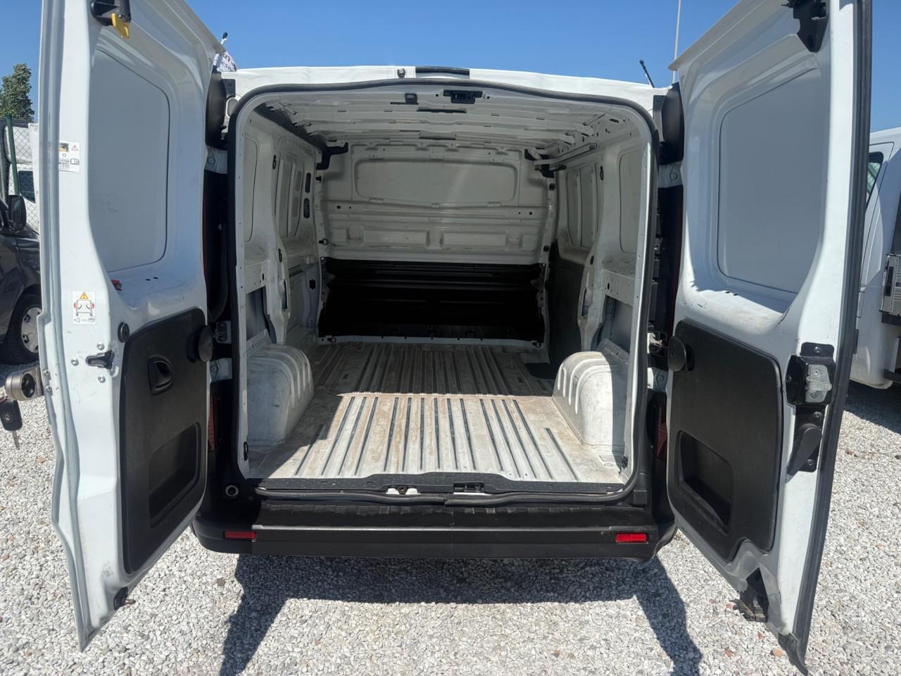 Renault Trafic T28 2.0Dci 110Cv Iva Compresa
