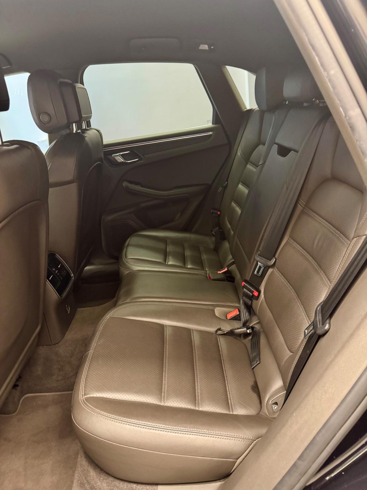 Porsche Macan 2.0 250 CV NO SUPERBOLLO FULL OPTIONALS GANCIOTRAINO PERMUTE