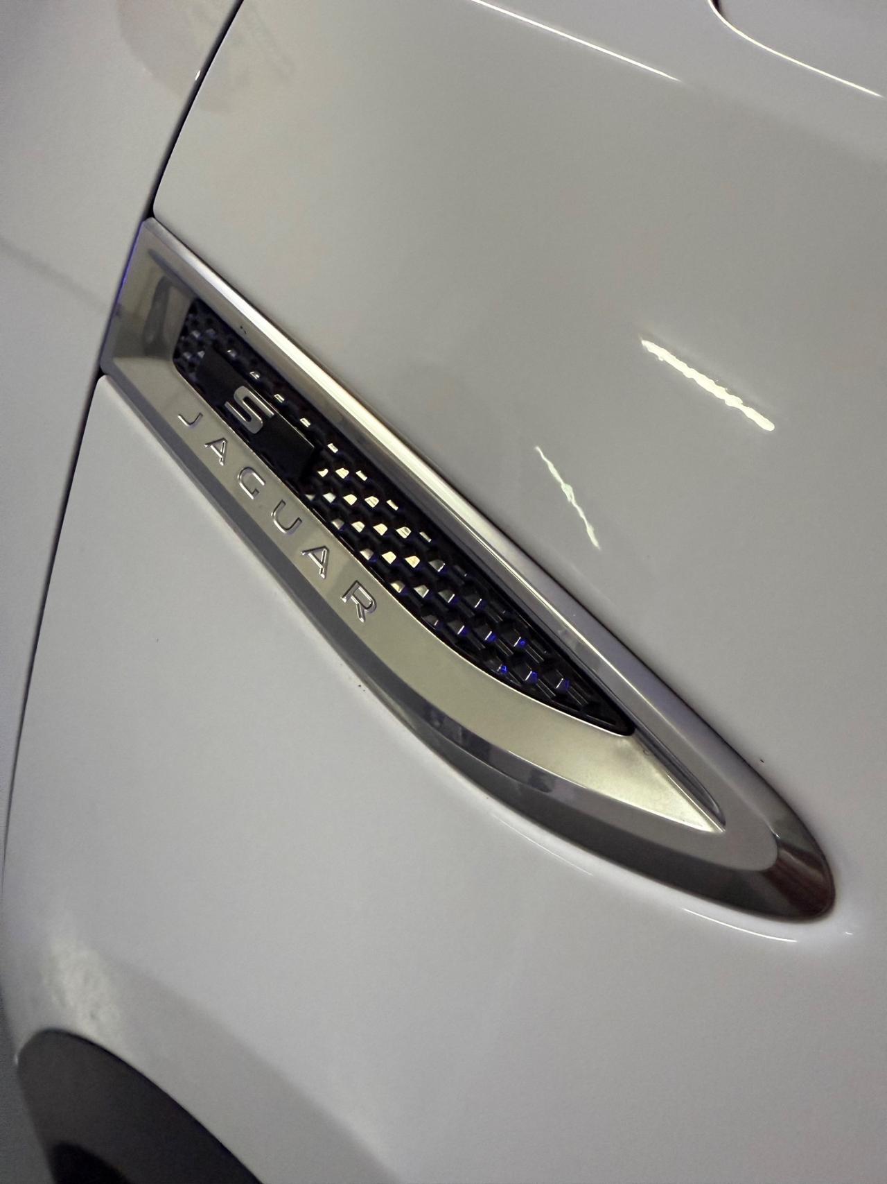 Jaguar E-Pace 2.0D 180 CV AWD aut. R-Dynamic S