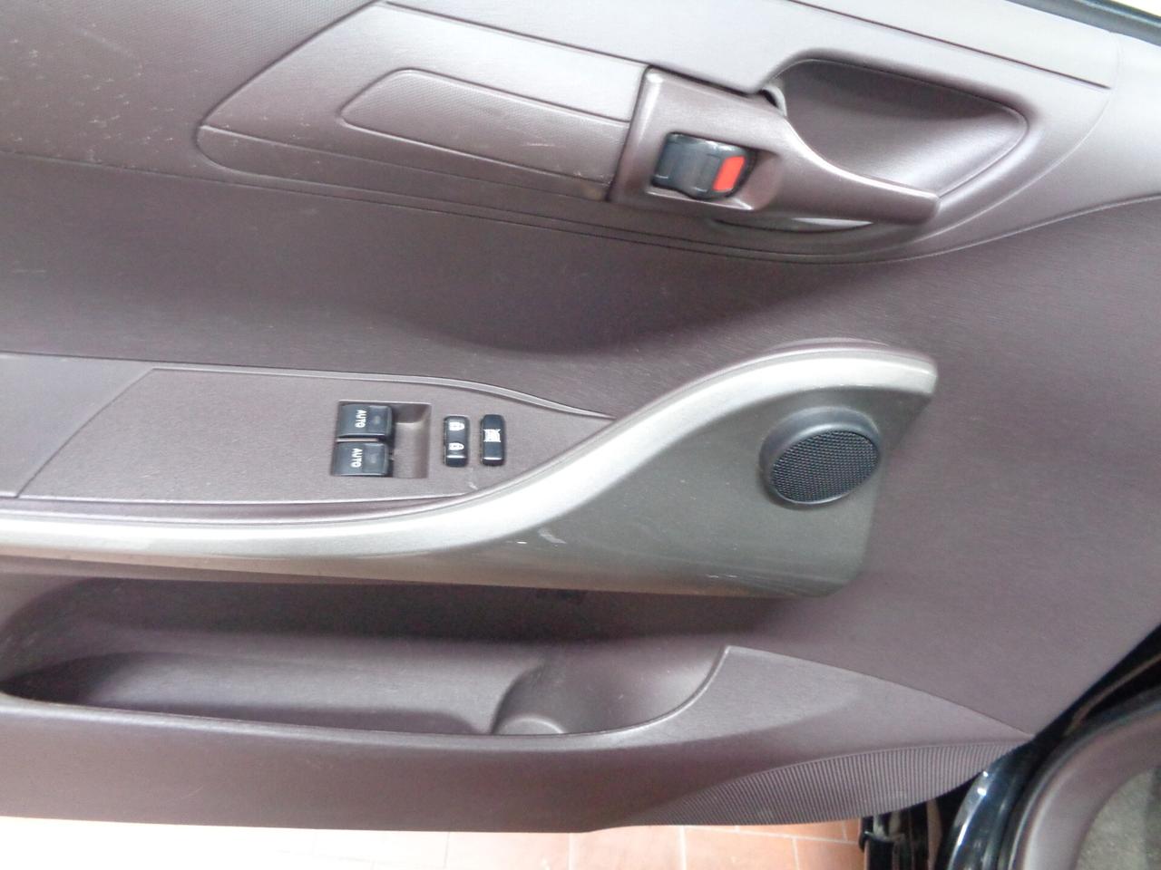 Toyota iQ 1.0 Sol