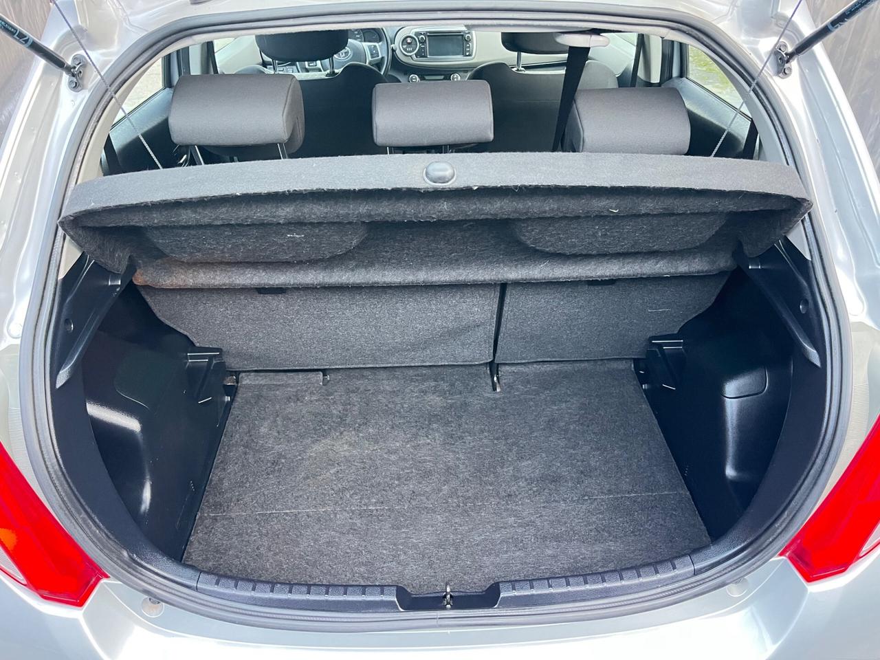 Toyota Yaris 1.0 BENZINA Lounge” tagliandi Toyota”