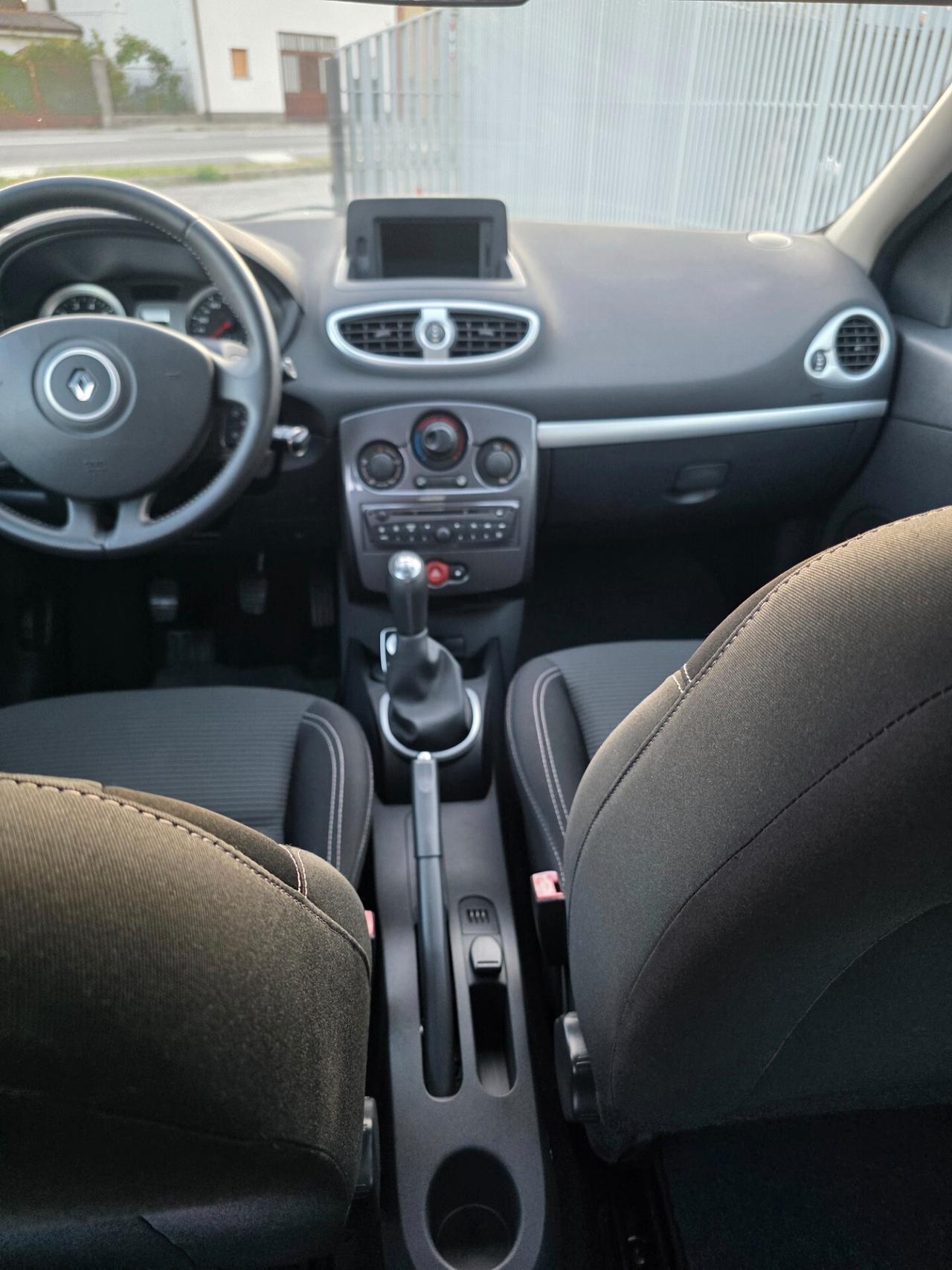 Renault Clio 1.2 75CV perfetta e garantita 12 mesi