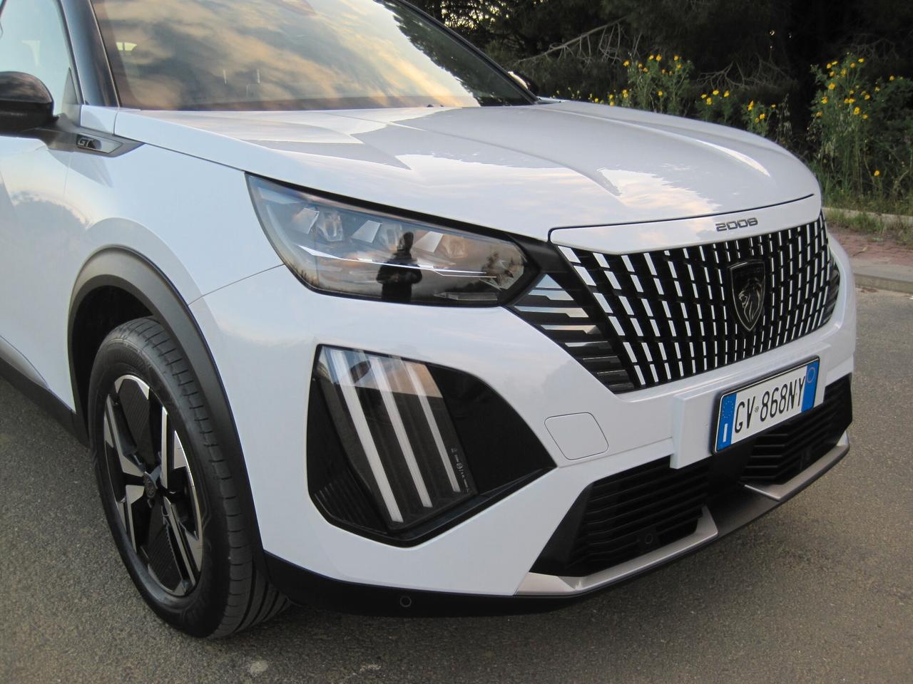 Peugeot 2008 PureTech 130 S&S EAT8 GT