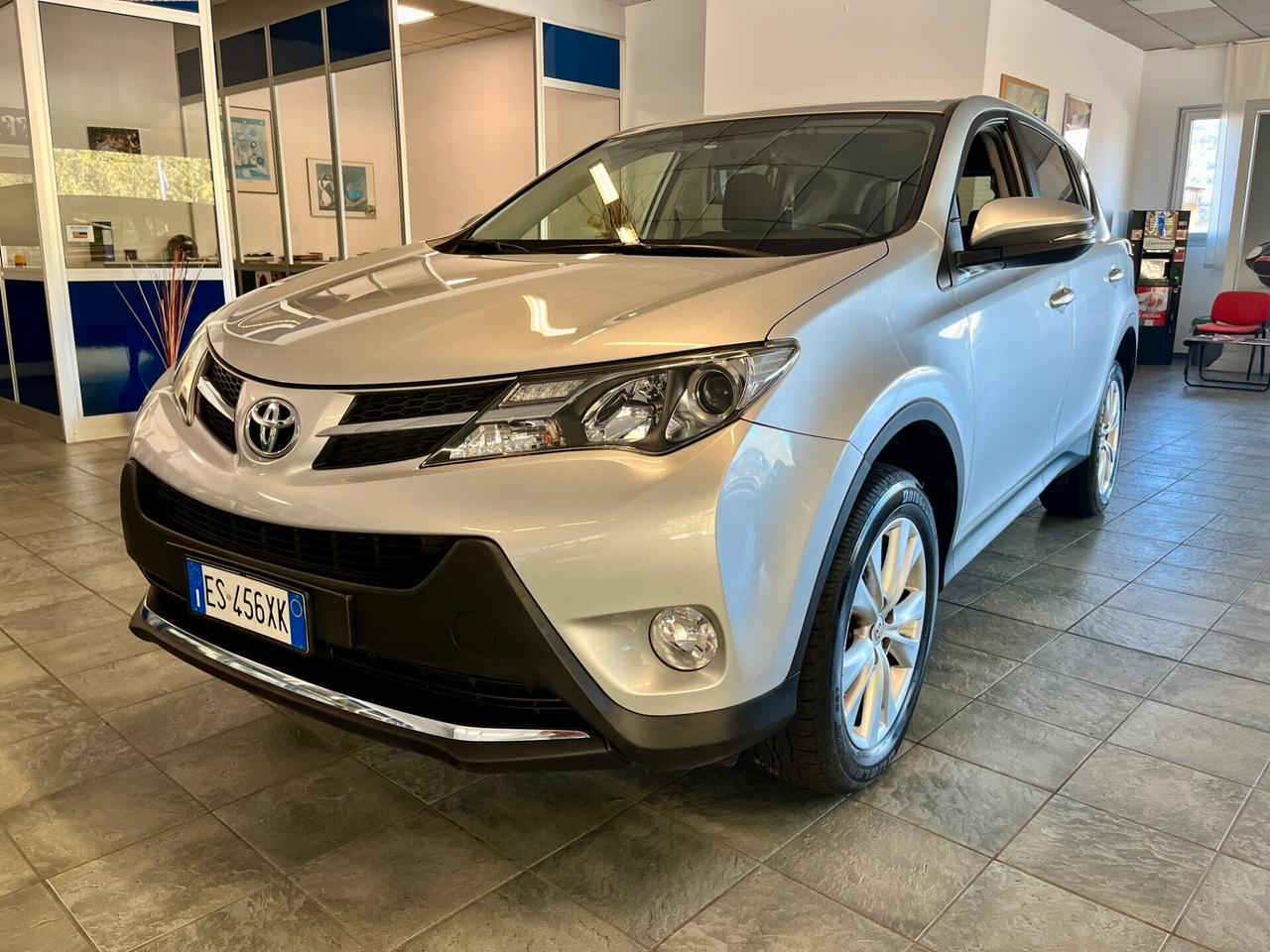 Toyota RAV 4 RAV4 2.2 D-CAT 4X4 CAMBIO AUTOMATICO Lounge