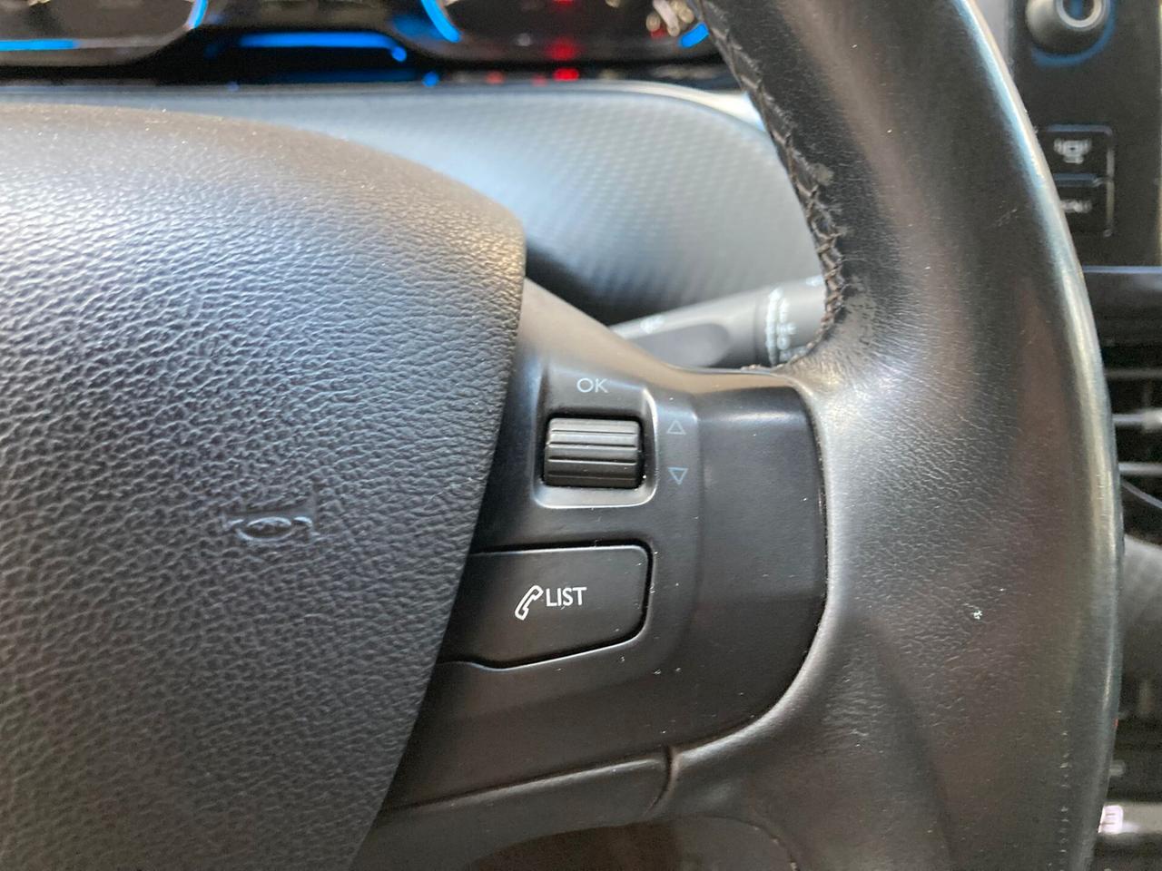 Peugeot 2008 1.6 e-HDi - PERFETTA - 2014