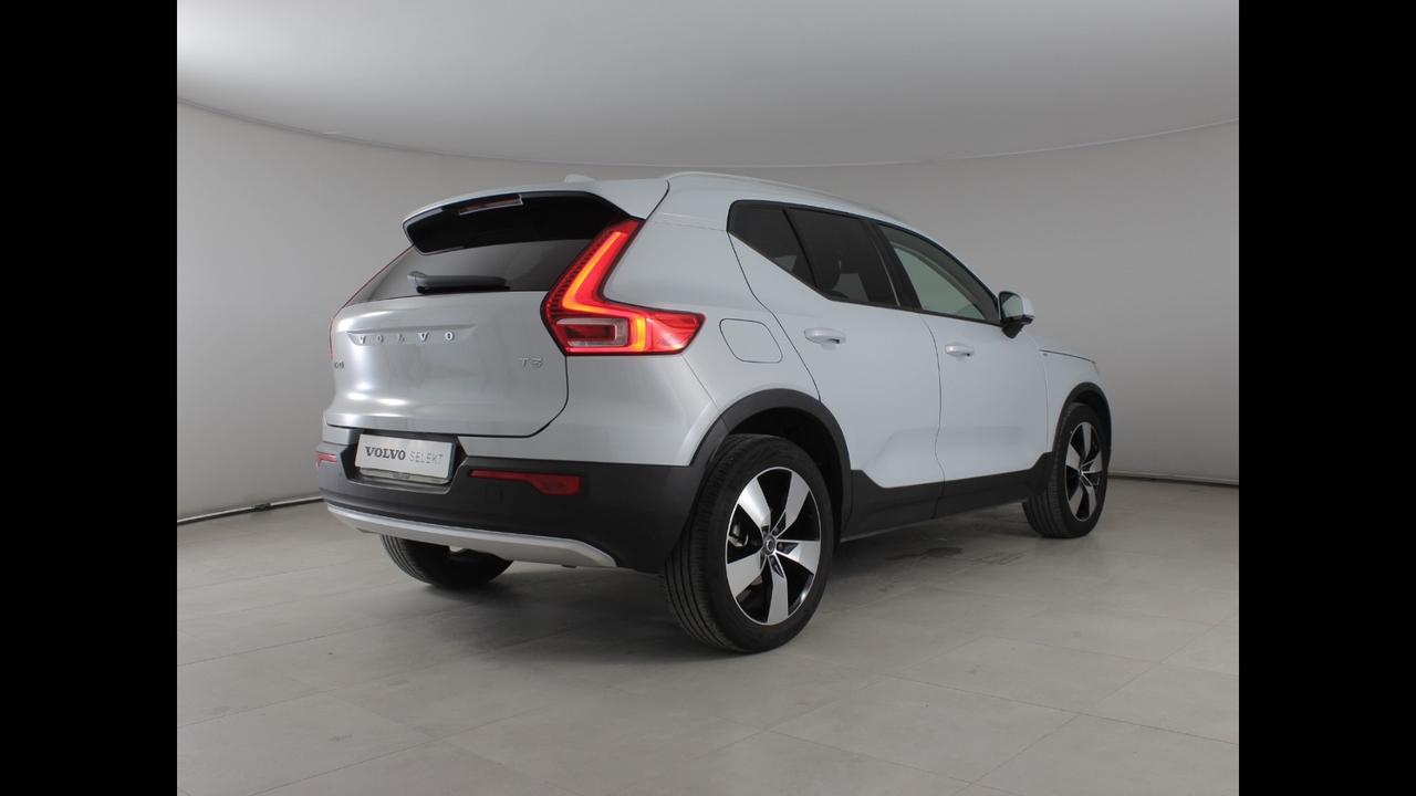 VOLVO XC40 - XC40 1.5 t3 Momentum 163cv auto my21
