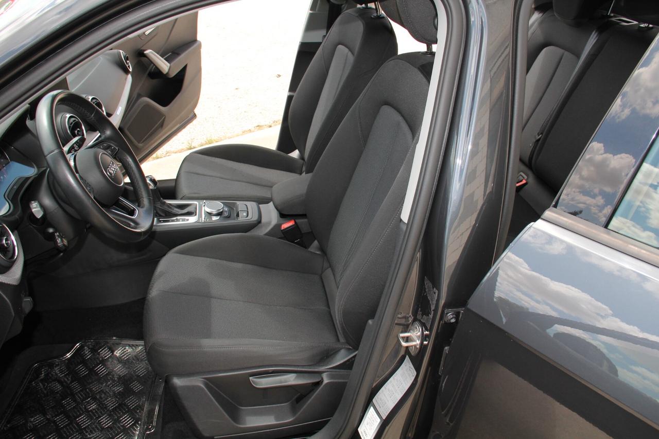 Audi Q2 35 TDI quattro S tronic Business