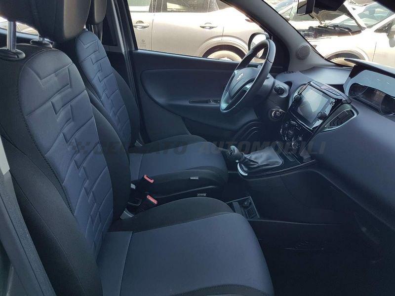 Lancia Ypsilon Ypsilon 1.0 firefly hybrid Platino s&s 70cv