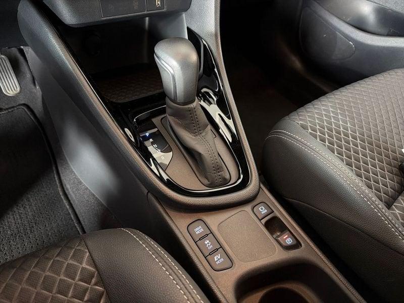 Toyota Yaris Hybrid Style MY22