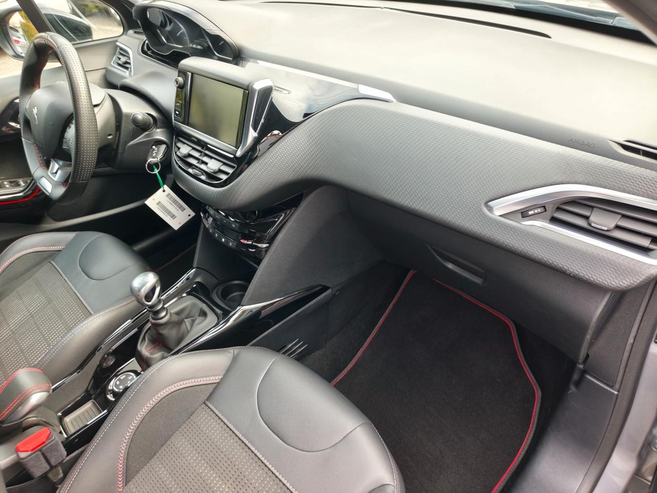 Peugeot 2008 1.2 PureTech 130cv GT Line - DISTRIBUZIONE NUOVA -