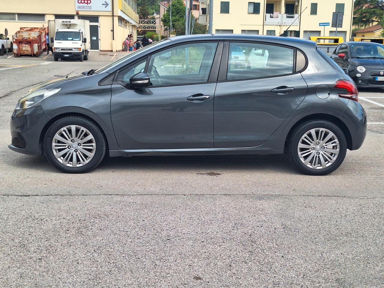 Peugeot 208 2016-1.4 BlueHDi 100 5 porte Allure NAVI LED GARANZIA NEOPATENTATI