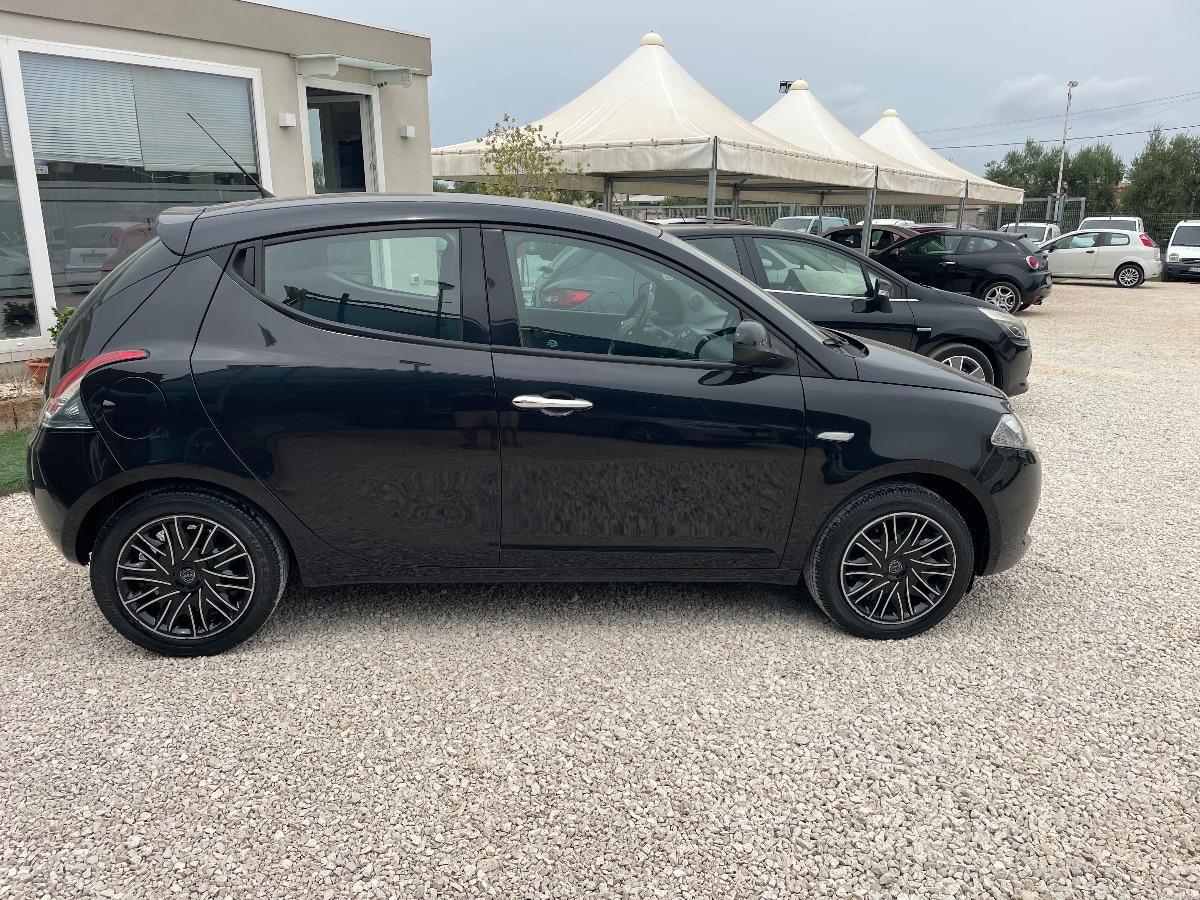 LANCIA - Ypsilon - 1.2 69 CV 5p. Gold