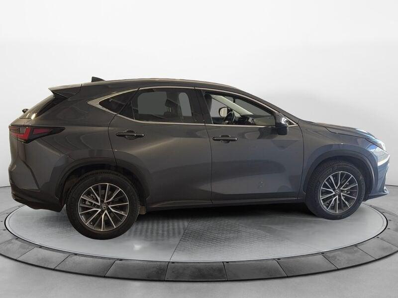 Lexus NX II 2022 350h 2.5 Premium 4wd 244cv e-cvt