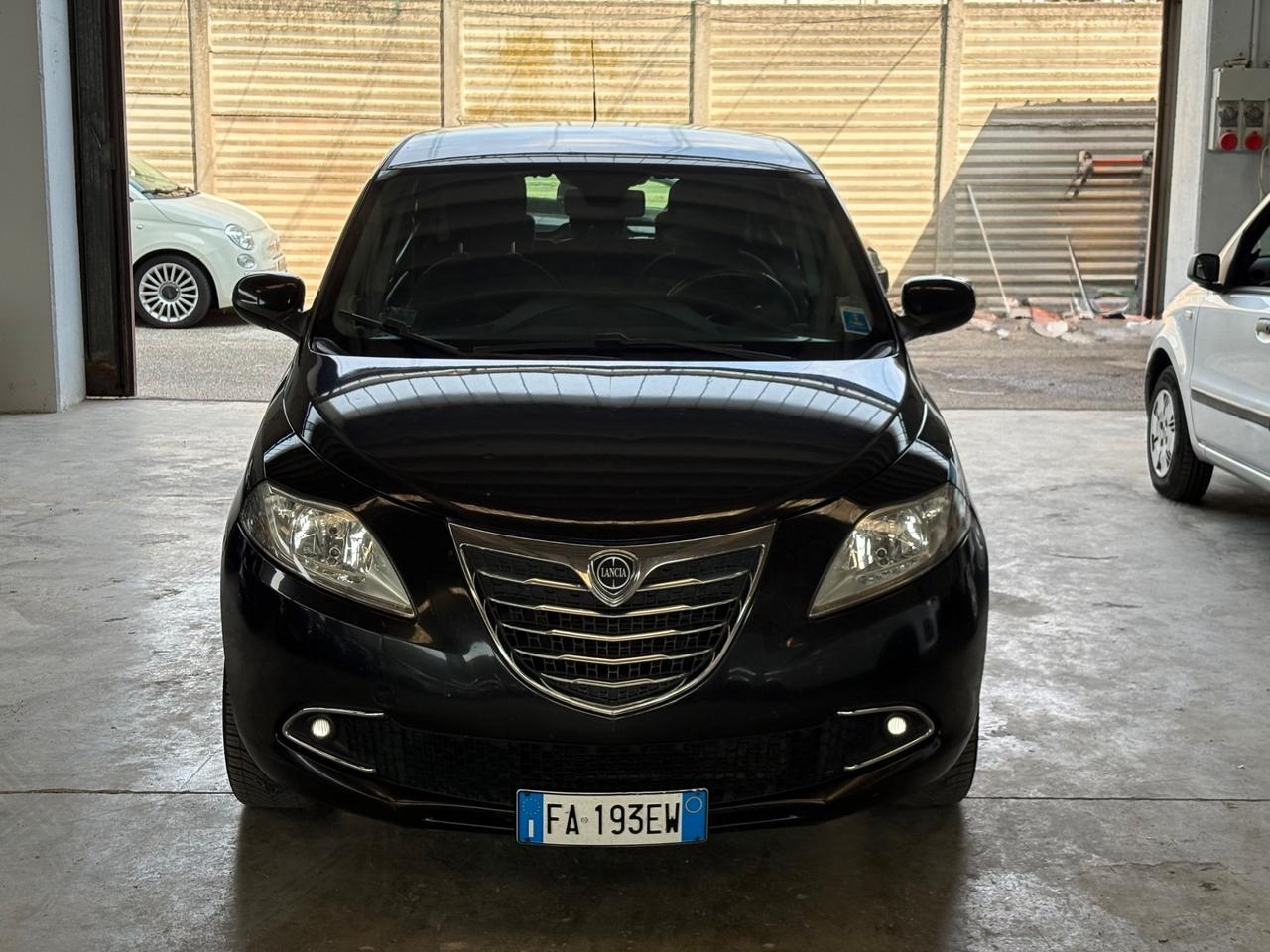 Lancia Ypsilon 0.9 TwinAir 85 CV 5 porte Metano Ecochic Elefantino