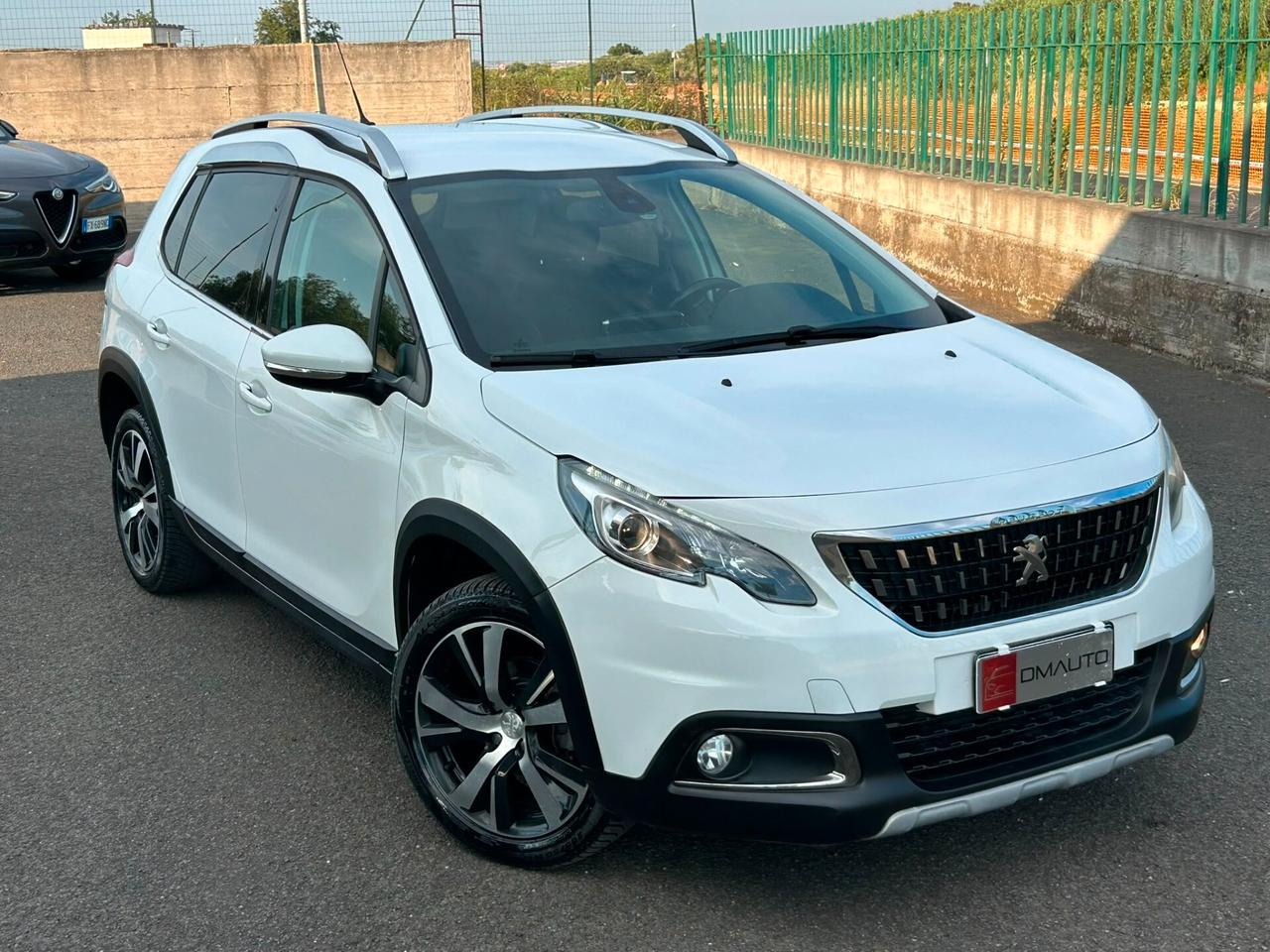 Peugeot 2008 BlueHDi 100 Black Matt