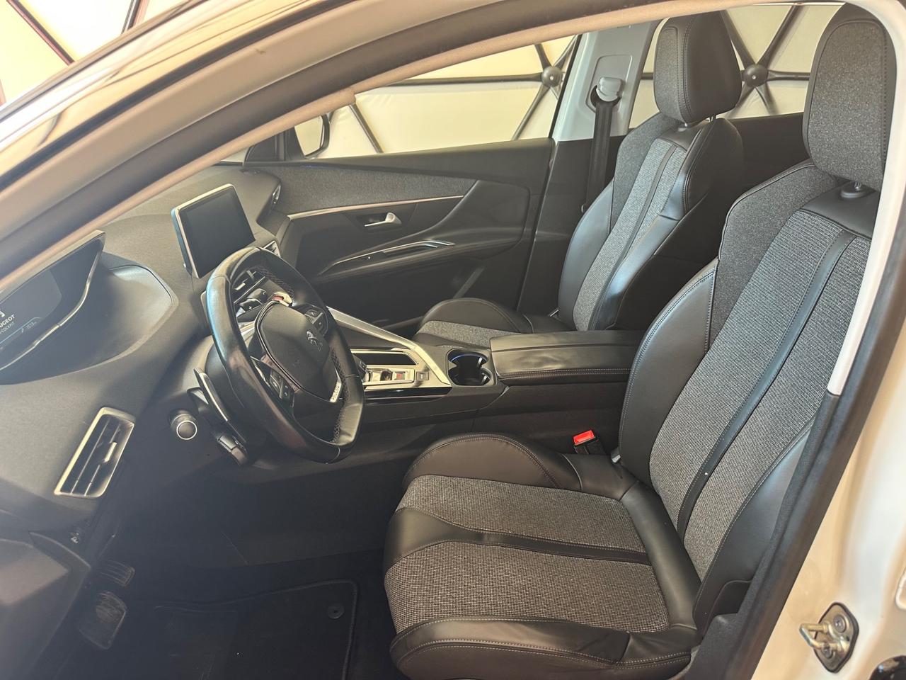 Peugeot 3008 BlueHDi 130 S&S Allure