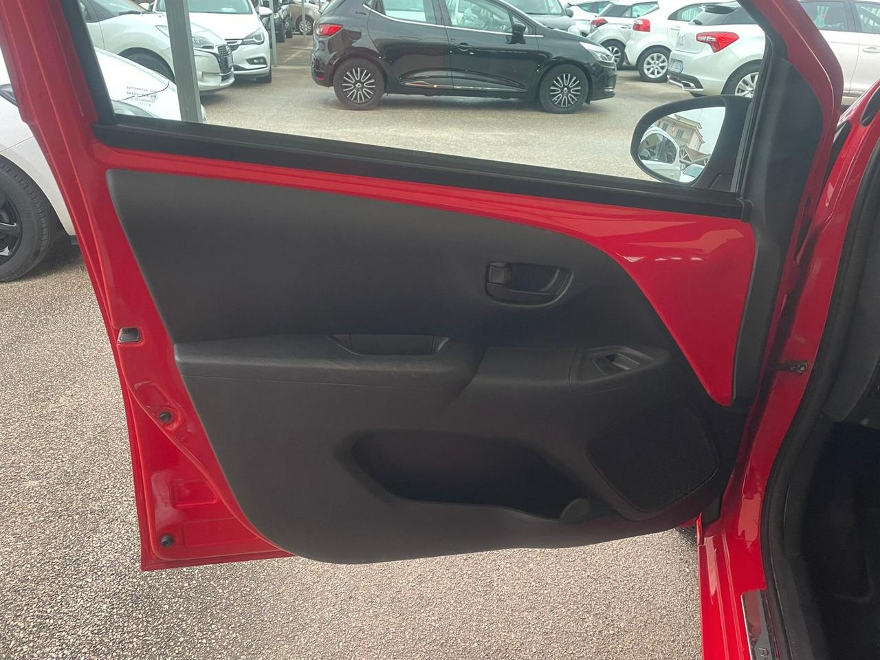 Toyota Aygo 1.0 VVT-i 69 CV 5 porte x-cite