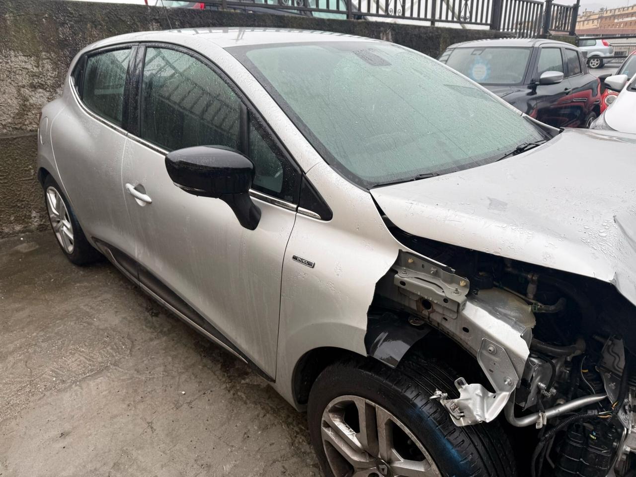 Renault Clio 1.2 75 CV 5 porte Duel