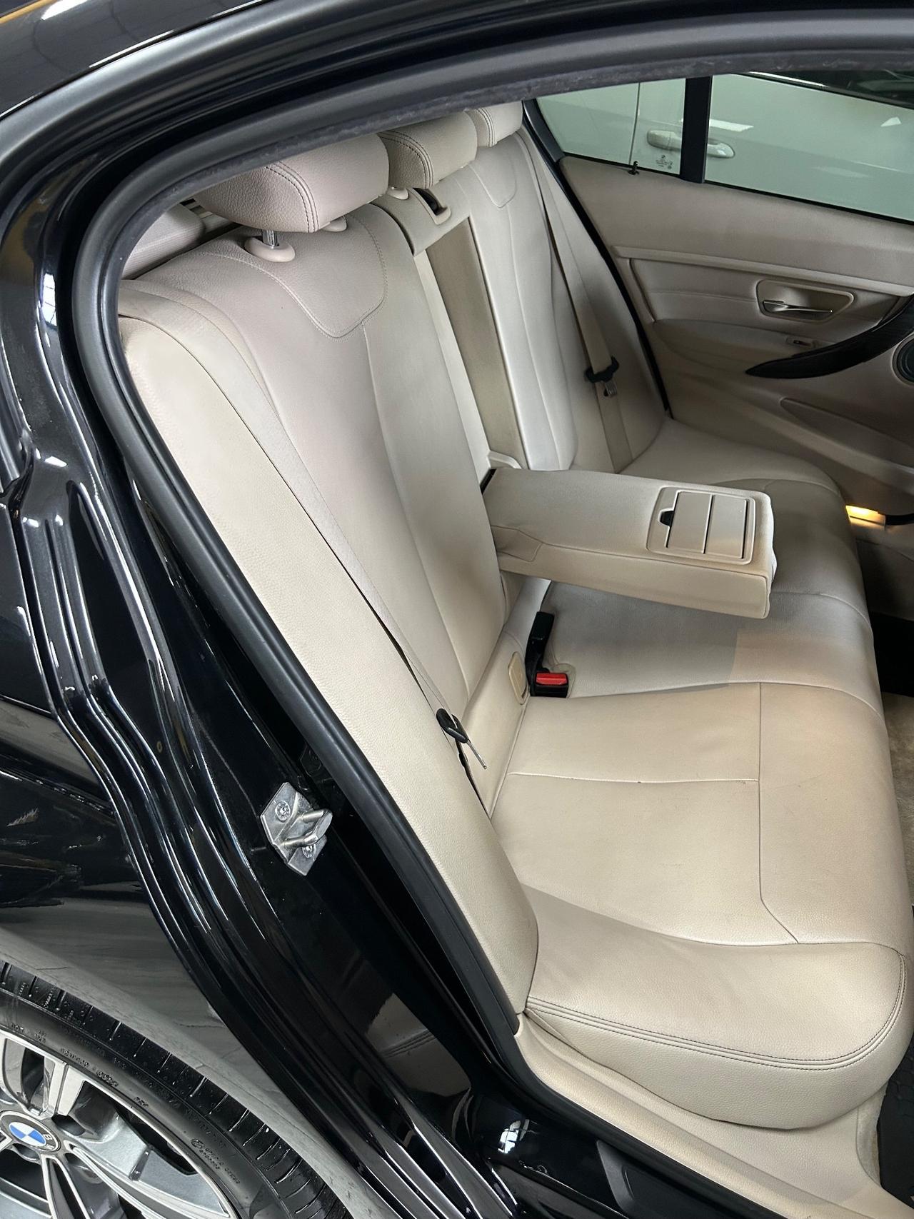 BMW 320d Modern 184 cv “AUT/PELLE/NAVI/18”-2013