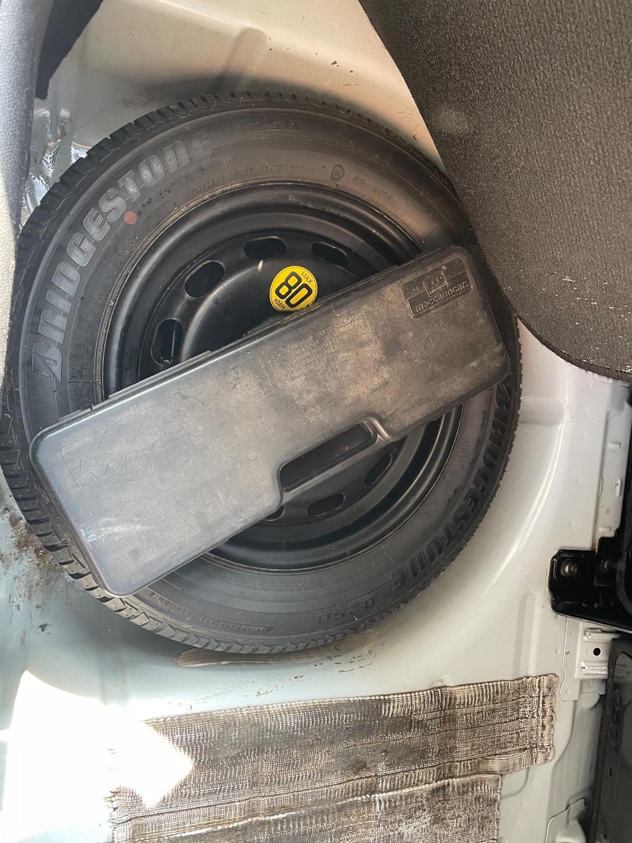 Ford Fiesta 1.4 TDCi 68CV 5 porte Titanium/GARANZIA